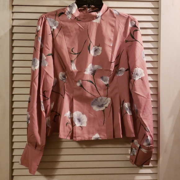 💥NWT Light Pink Floral Blouse💥 - Picture 1 of 9